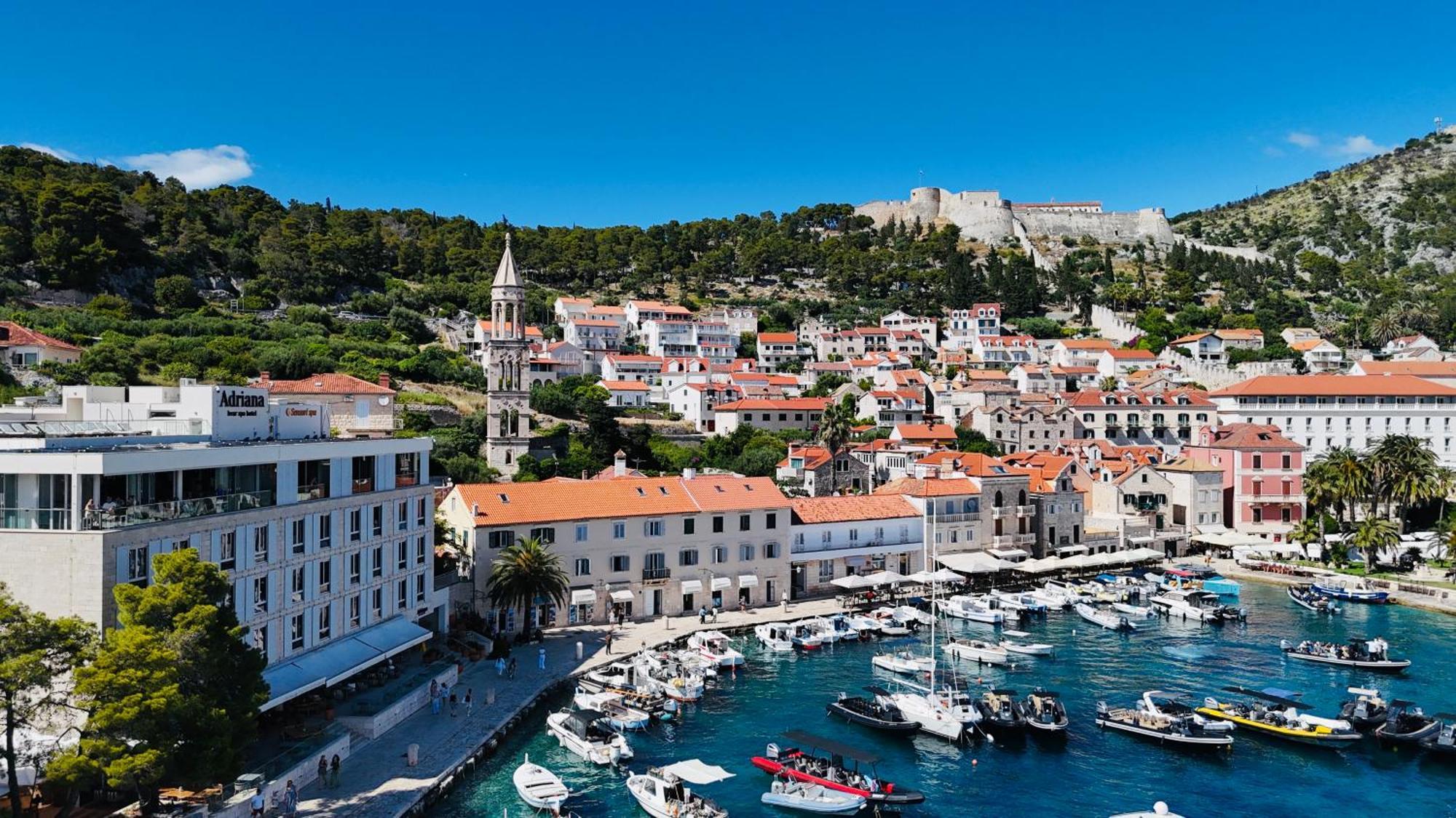 Hvar Riva *